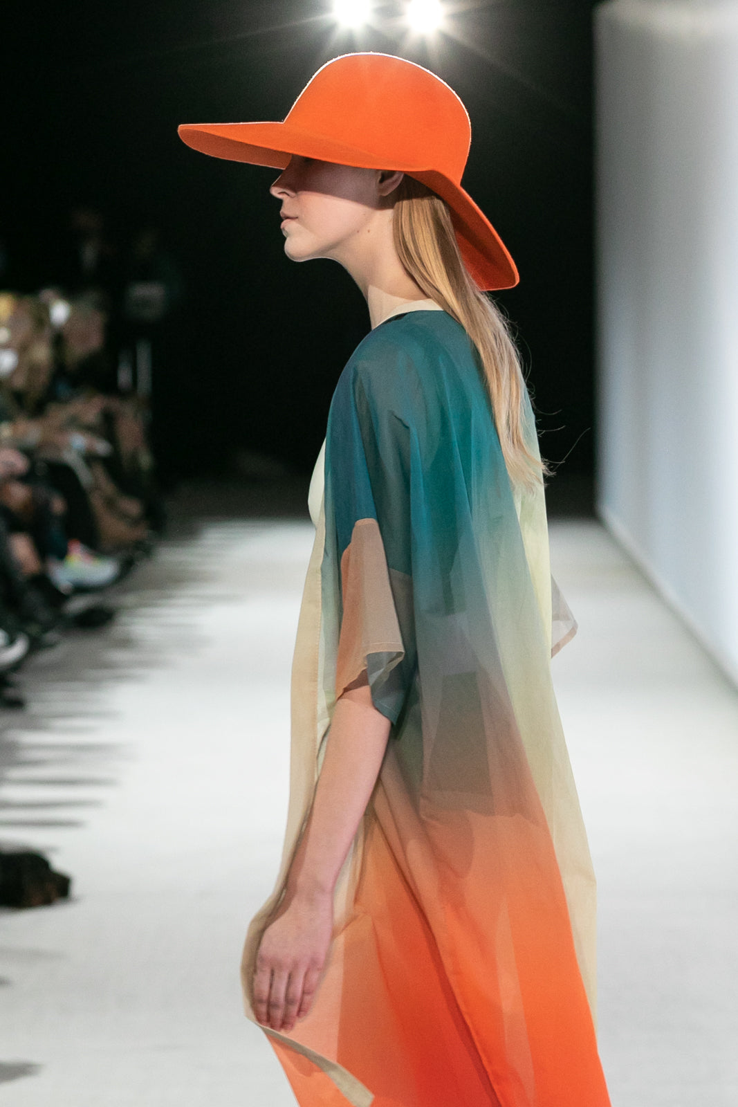 ORANGE CLOUD OVERSIZED